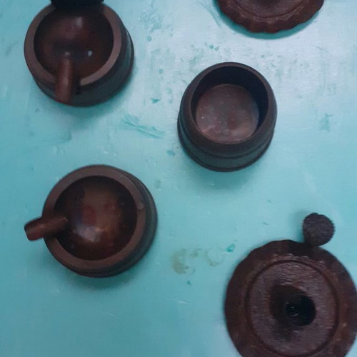 Set of brass ashtrays in excellent condition