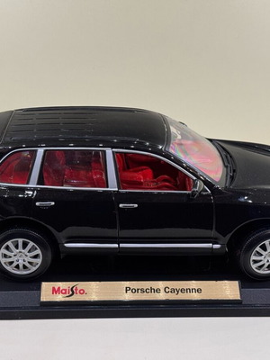Maisto Porsche Cayenne 1:18 συλλεκτικό μοντέλο καινούργιο με βάση
