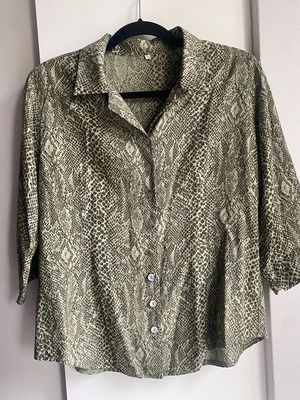 Women's animal print viscose shirt like new, size M