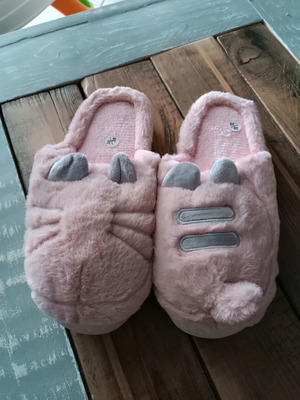 Kitten slippers pink new, size 38