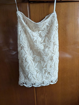 Pencil skirt size small, like new, off-white