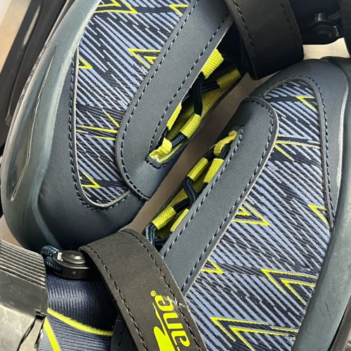 Crane ice skates like new, size 37-41