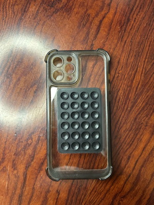 Калъф iPhone 12 Pro Max SHEIN като нов с вендузи