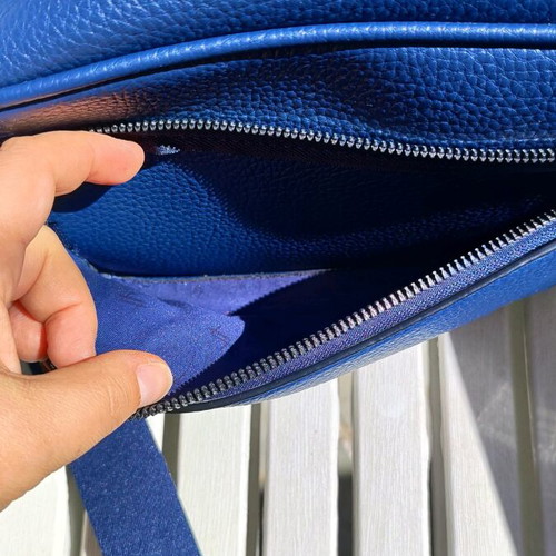 Verde crossbody bag blue like new