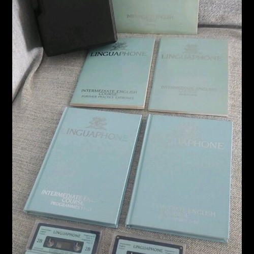 Linguaphone Intermediate English Course like new, 4 books and 4 cassettes