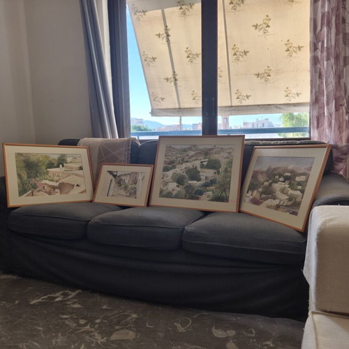 Watercolor paintings set of 4 like new with frames