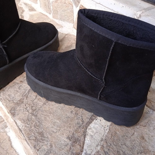 Suede ankle boots like new, size 36, black, fur lined