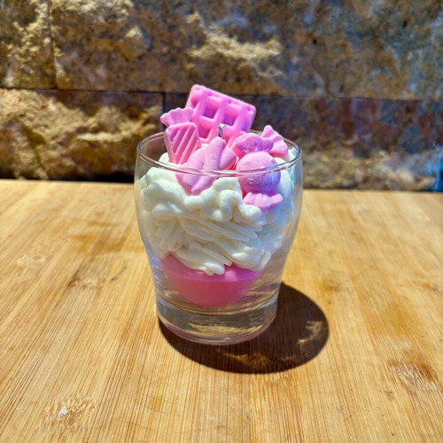 Cheesecake Crush candle new with sweet scent and pink toppings