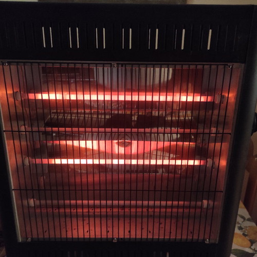 Rohnson R8013 Quartz Heater used 2200W with 2 temperature settings