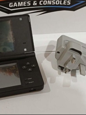 Nintendo DSi Black used handheld console with stylus and charger