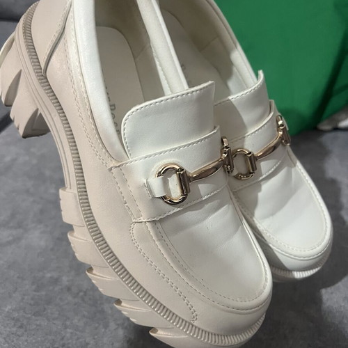 White moccasins like new, size 38