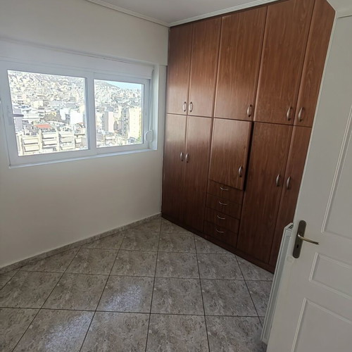 Apartment 70 sqm 5th floor in Keratsini with 2 bedrooms and balconies