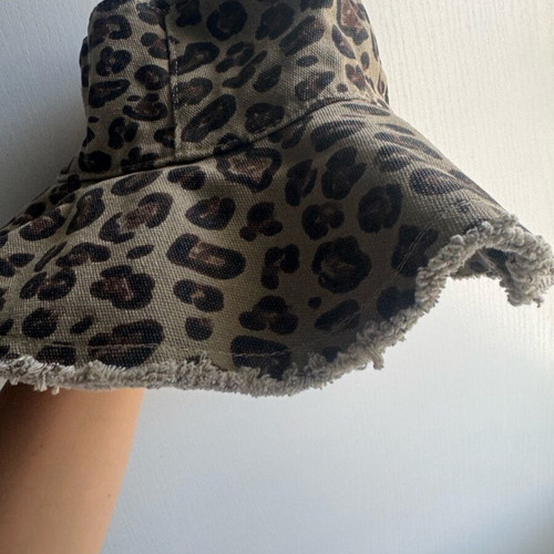 Zara leopard print hat new, size 58