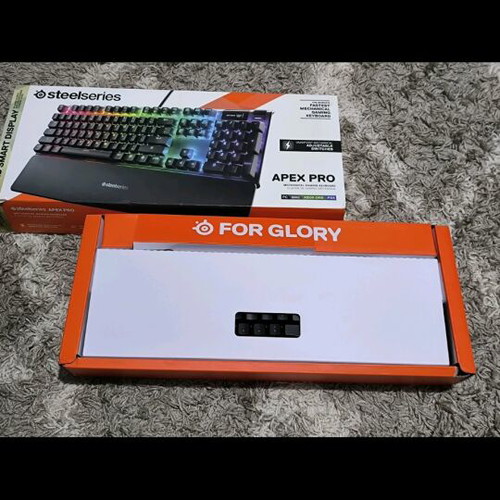 Steelseiries Apex Pro keyboard brand new