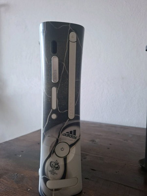 Xbox 360 used with Pes 2009 without controllers