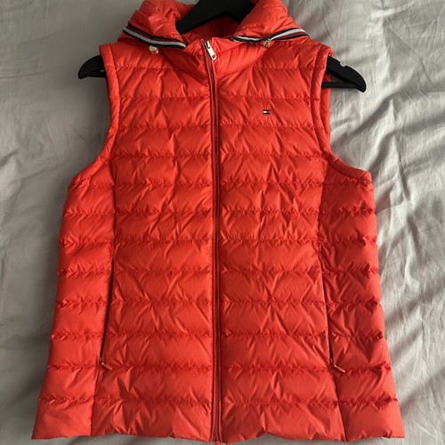Tommy Hilfiger sleeveless jacket, red, size S