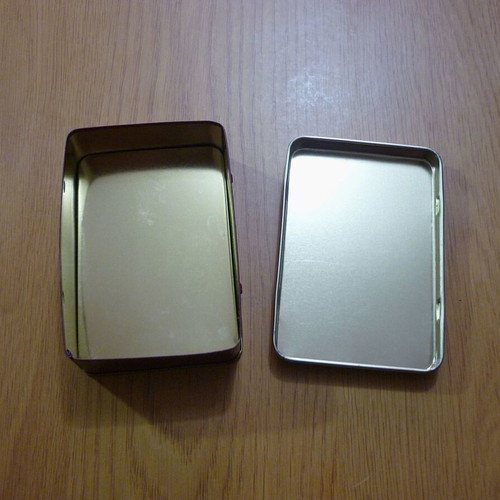 Johnnie Walker collectible playing cards like new in metal tin