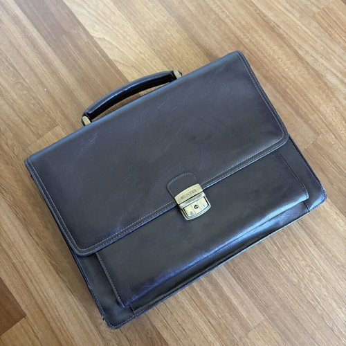 Hunter leather bag used, dark brown color