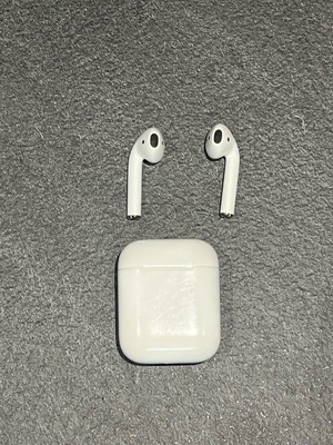 Apple AirPods 2ης Γενιάς σαν καινούργια με θήκη φόρτισης