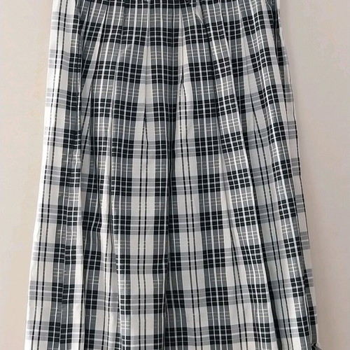 Checked skirt used No L with black elastic and gold thread