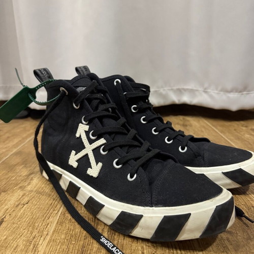 Off White shoes like new, size 45, black with box