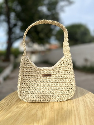 Handmade shoulder bag in beige yarn with zipper, medium size
