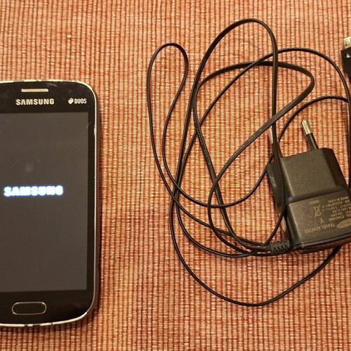 Samsung Galaxy S DUOS GT-S7562 used phone missing SIM slot