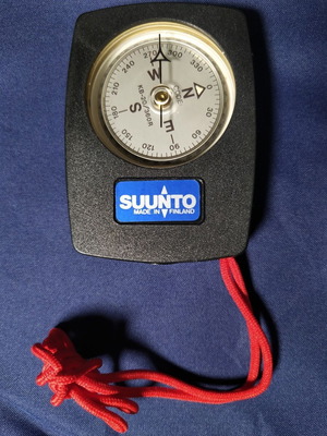 Πυξίδα Suunto με καθρέπτη σκόπευσης, μοντέλο vintage 80s