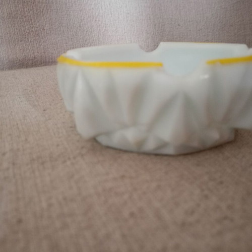 Vintage Milk Glass Ashtray Set 70s new
