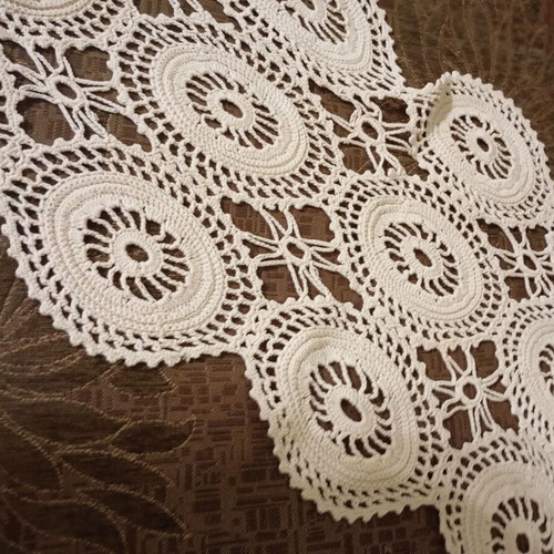 Handmade table runner like new