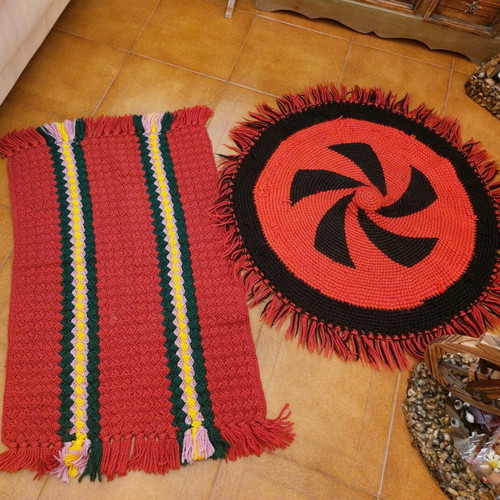 Handmade wool rugs, set of 2, red and black