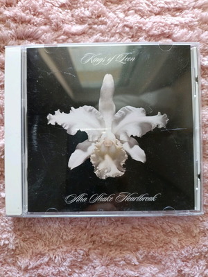 Kings of Leon Aha Shake Heartbreak CD like new