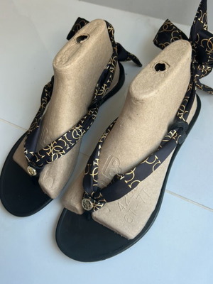Guess sandals like new with golden logo details, size 38