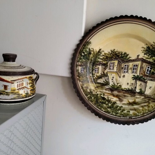 Traditional handmade decoration set like new, metal plate 25 cm and ceramic box