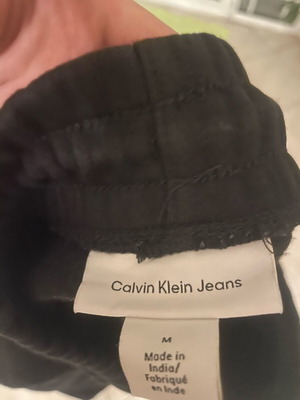 Calvin Klein shorts size M black like new