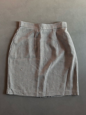 Vintage pied-de-poule checked skirt used, high-waisted, black and white, size S
