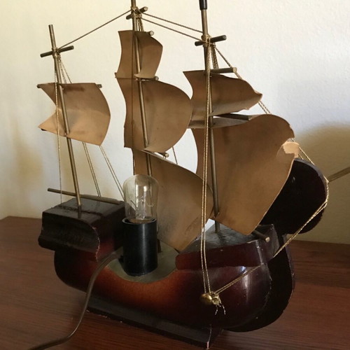 Wooden sailboat antique lamp