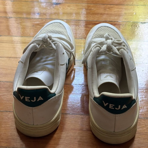 Veja Leather Sneakers White Green EU 41 Like New