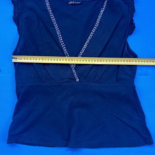 Black vintage Y2K sleeveless embellished top size S like new