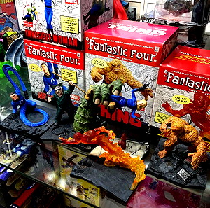 FANTASTIC FOUR STATUE SET of 5 recreating the ICONIC COVER of FANTASTIC FOUR#1 FULL SET with their boxes. Statues have been displayed and in excellent like new condition