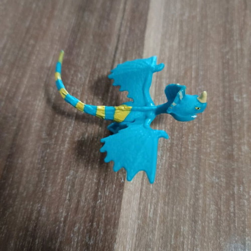 How to Train Your Dragon figure 8cm like new