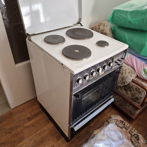 Two functional vintage style stoves