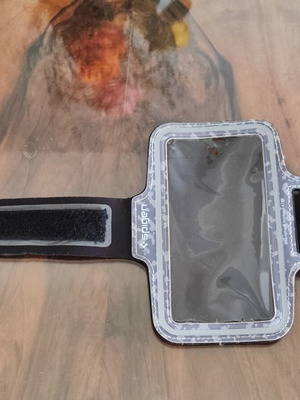 Spigen A703 Dynamic Shield Armband like new with camo pattern