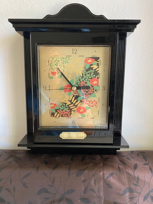 Key Box Digital Clock like new, music box mechanism