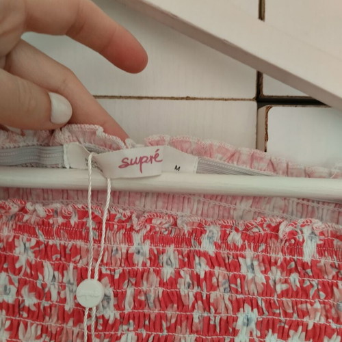 Supré Crop Floral Blouse new, cotton, elastic, white and red