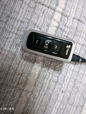 Bluetooth ακουστικό πετού Logitech σε άριστη κατάσταση με καλώδιο φόρτισης