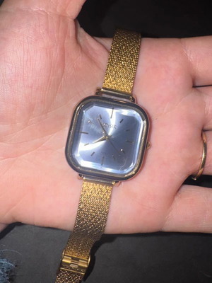 Loisir wristwatch used, gold color with box