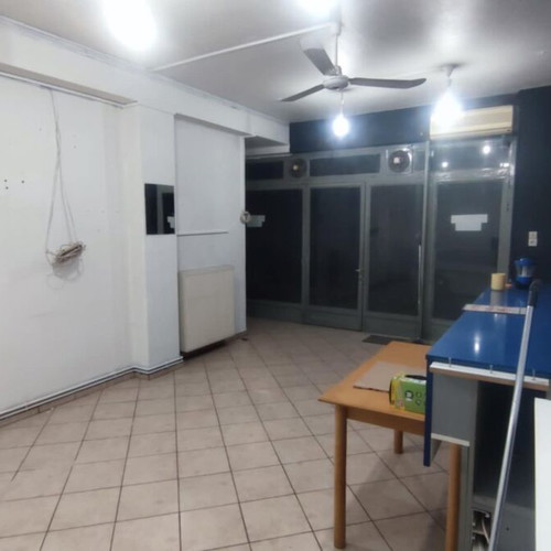 Commercial space 60 sqm in Almyros Magnesia near center