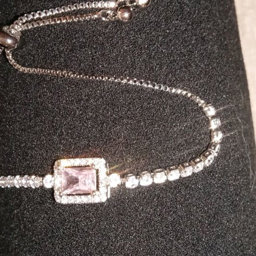 Bracelet with sparkling zirconia and adjustable size