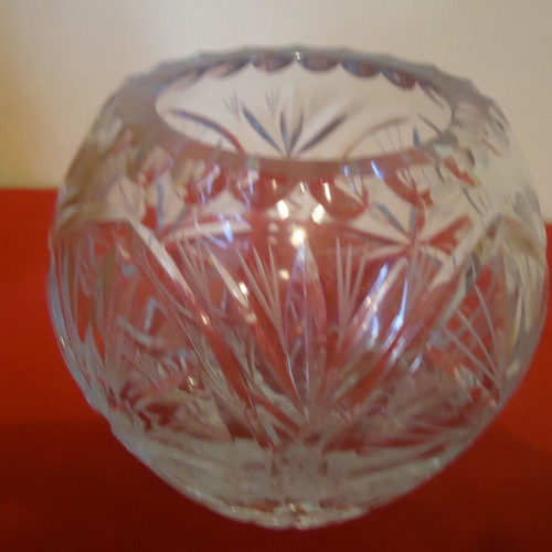 Crystal vase new, heavy, 12 cm height